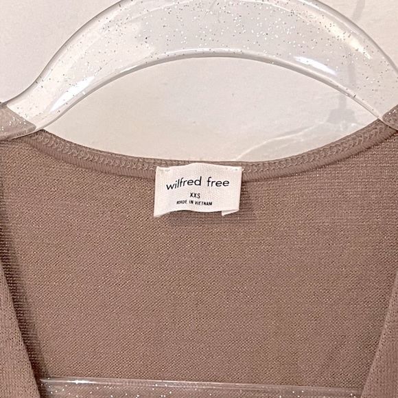 Clay Wilfred Aritzia Top in Size XXS - Picture 9 of 9